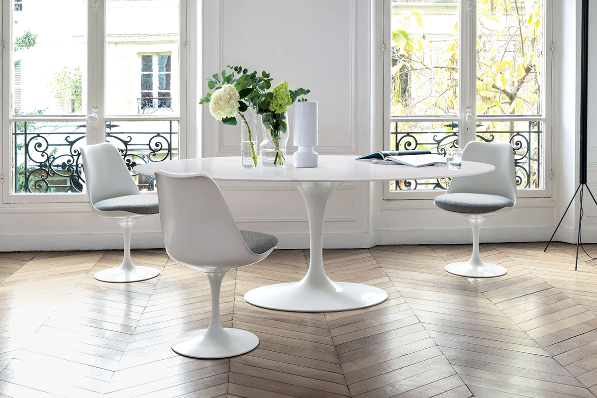 Bis zum 31. Mai 2024 erhalten Sie auf alle Tische der Saarinen Tulip-Serie mit schwarzer oder weißer Tischplatte in Laminat 15% Nachlass.